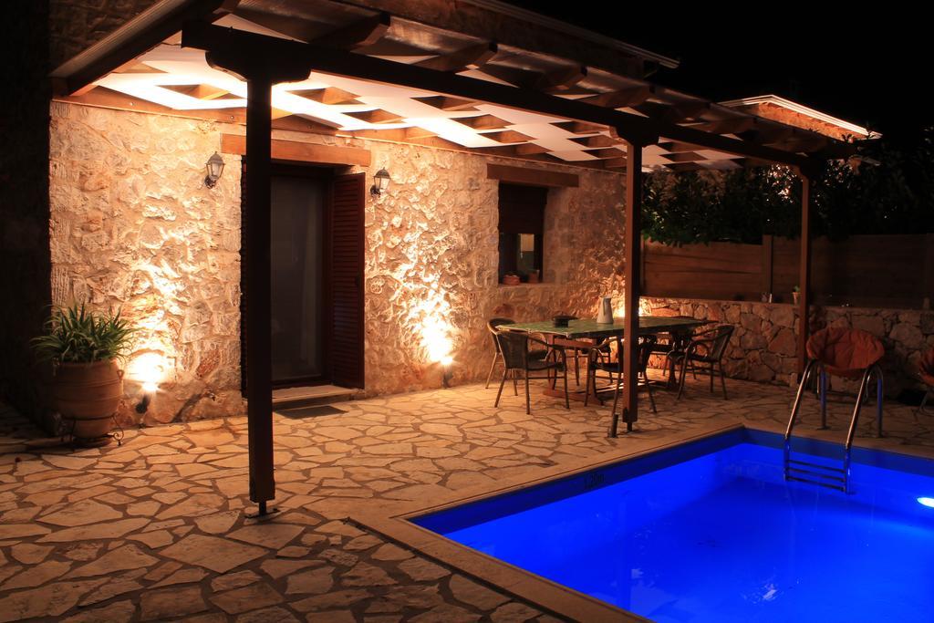 Dioni Villa Сивота Стая снимка