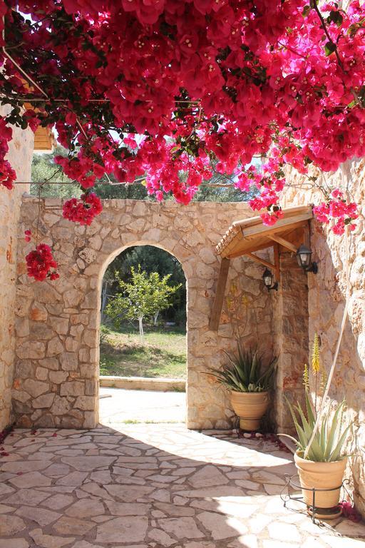Dioni Villa Сивота Екстериор снимка