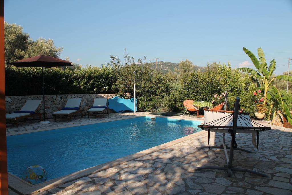 Dioni Villa Сивота Екстериор снимка