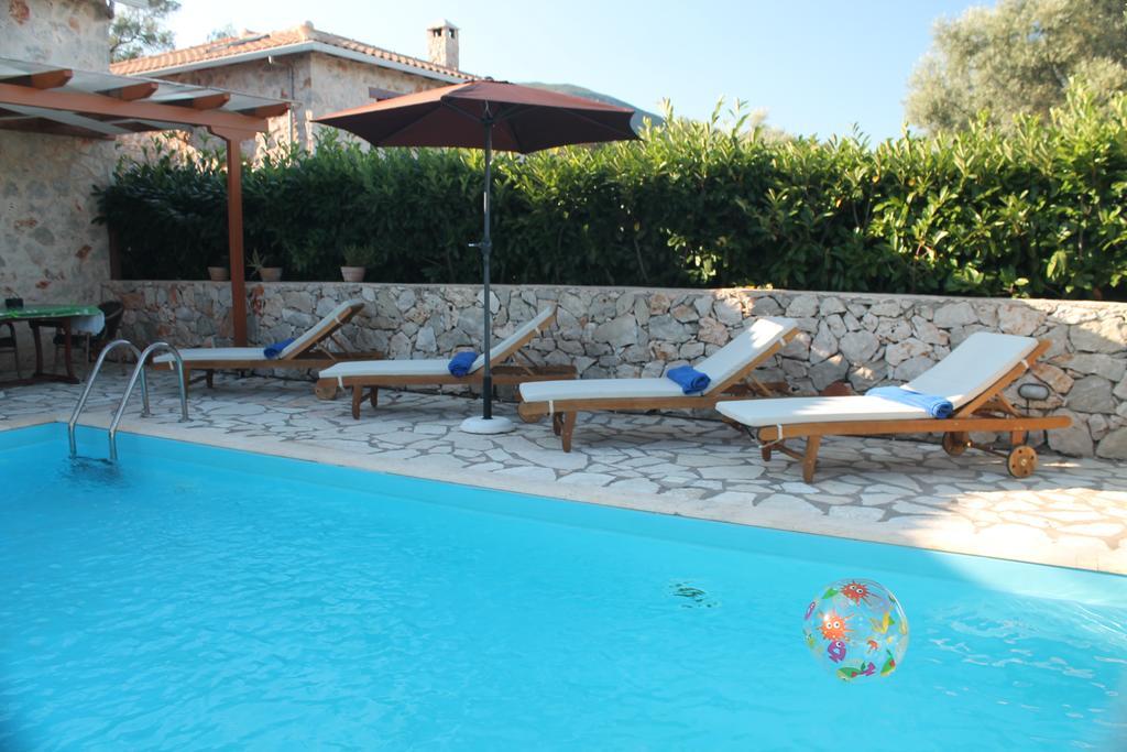 Dioni Villa Сивота Екстериор снимка