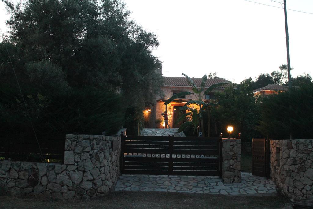 Dioni Villa Сивота Екстериор снимка