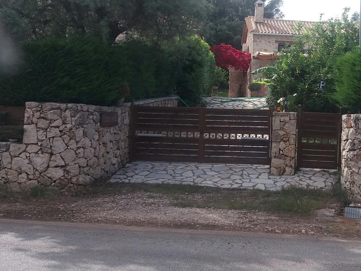 Dioni Villa Сивота Екстериор снимка